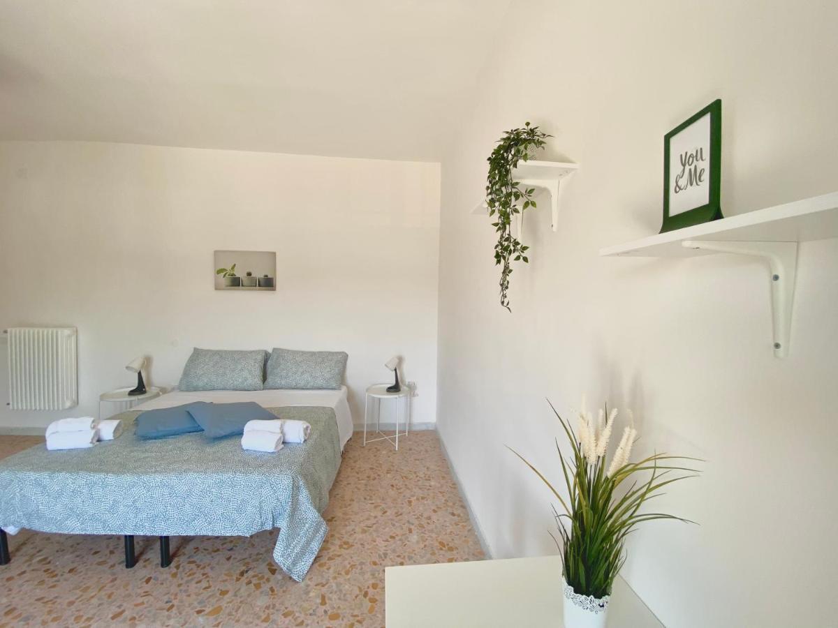 Guest House Service - Modugno Exterior foto